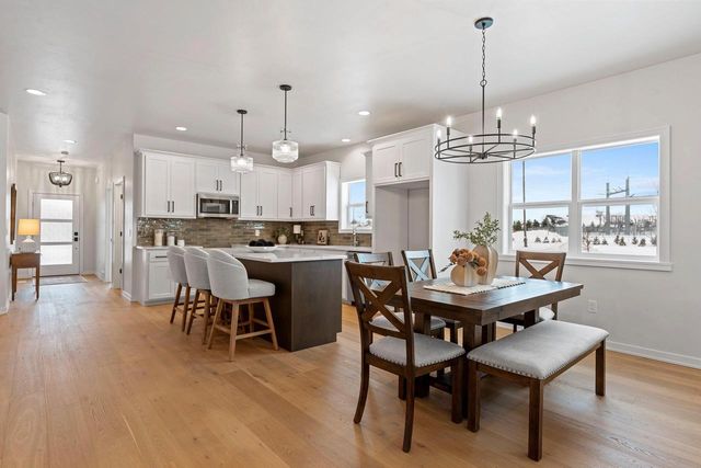 499 PAPERMILL CIRCLE, Kimberly, WI 54136