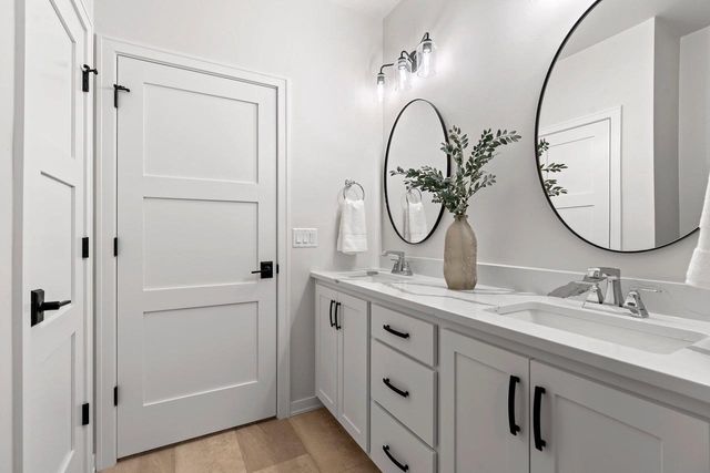 499 PAPERMILL CIRCLE, Kimberly, WI 54136