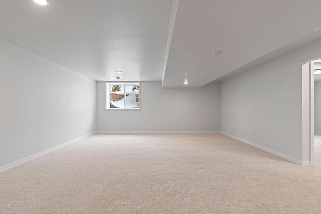 499 PAPERMILL CIRCLE, Kimberly, WI 54136