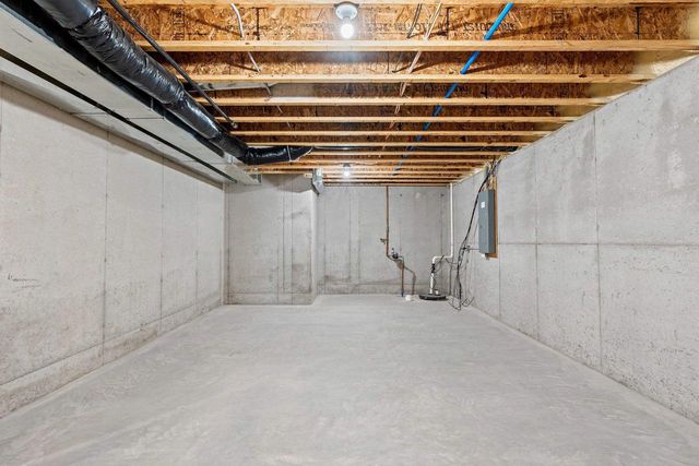 499 PAPERMILL CIRCLE, Kimberly, WI 54136