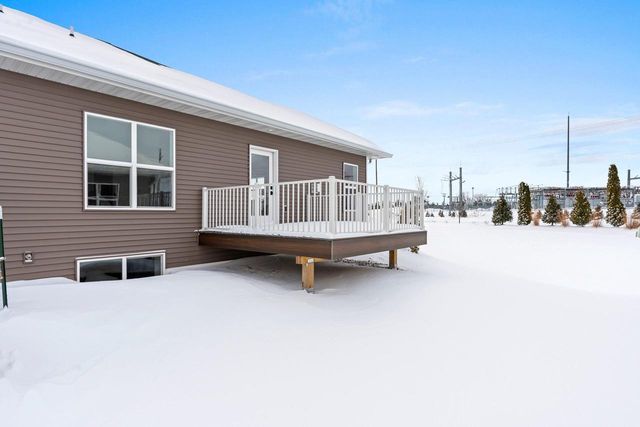 499 PAPERMILL CIRCLE, Kimberly, WI 54136