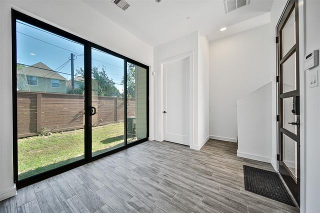 815 W 17th Street, Houston, TX 77008