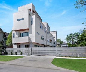 815 W 17th Street, Houston, TX 77008