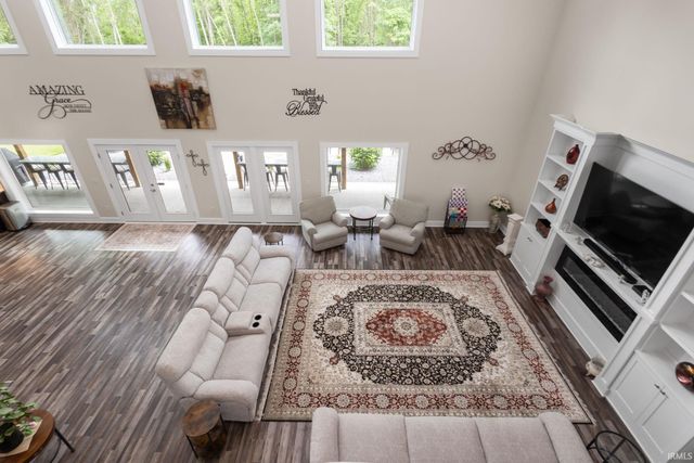 10810 Douglas Rd, Osceola, IN 46561