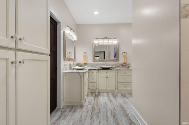 10810 Douglas Rd, Osceola, IN 46561