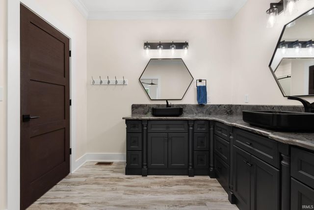 10810 Douglas Rd, Osceola, IN 46561