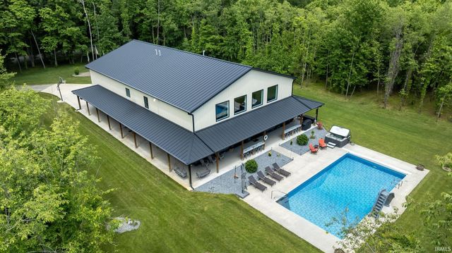 10810 Douglas Rd, Osceola, IN 46561