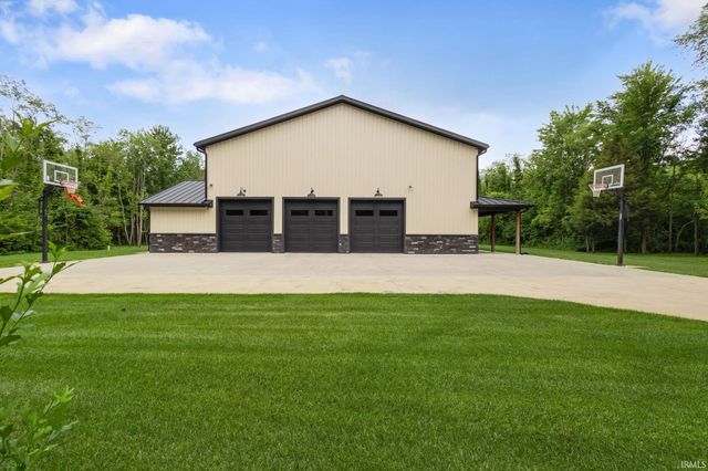 10810 Douglas Rd, Osceola, IN 46561