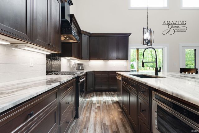 10810 Douglas Rd, Osceola, IN 46561