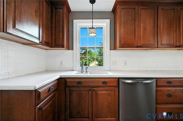 533 High St, Petersburg, VA 23803