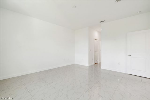 2725 SW Embers TER, Cape Coral, FL 33991