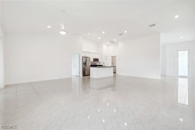 2725 SW Embers TER, Cape Coral, FL 33991