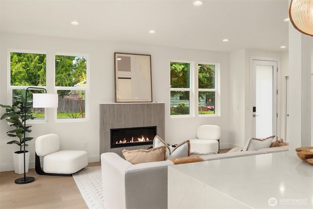 215 NE 123rd Street, Seattle, WA 98125