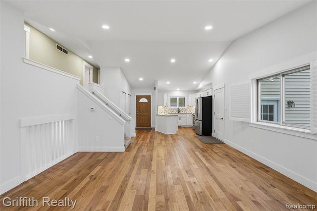 865 Alpine Drive, Brighton, MI 48116