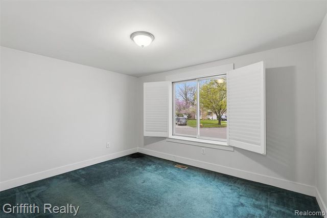 865 Alpine Drive, Brighton, MI 48116