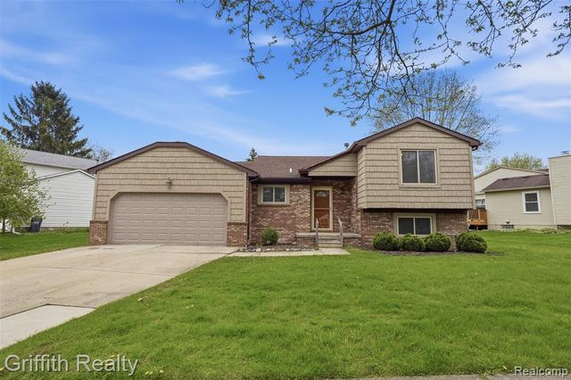 865 Alpine Drive, Brighton, MI 48116