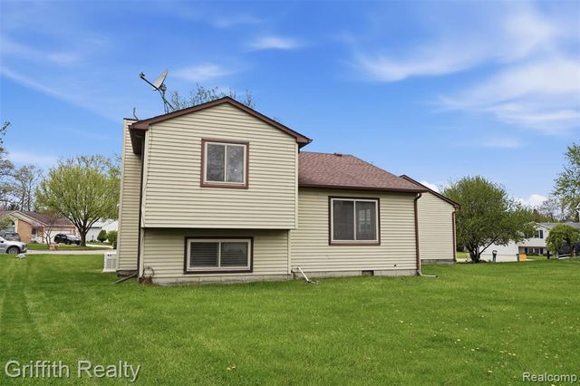 865 Alpine Drive, Brighton, MI 48116