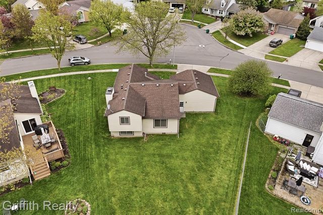 865 Alpine Drive, Brighton, MI 48116
