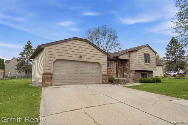 865 Alpine Drive, Brighton, MI 48116