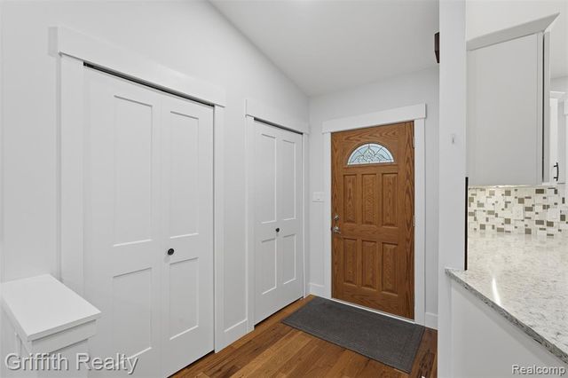 865 Alpine Drive, Brighton, MI 48116