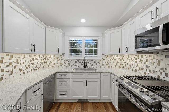 865 Alpine Drive, Brighton, MI 48116