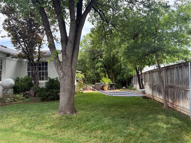 1201 Glenbrook Terrace, Nichols Hills, OK 73116