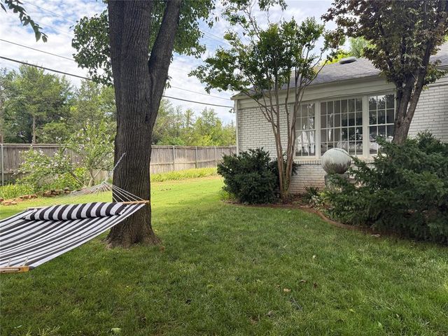 1201 Glenbrook Terrace, Nichols Hills, OK 73116