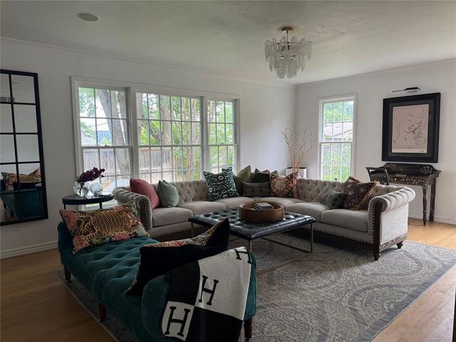 1201 Glenbrook Terrace, Nichols Hills, OK 73116