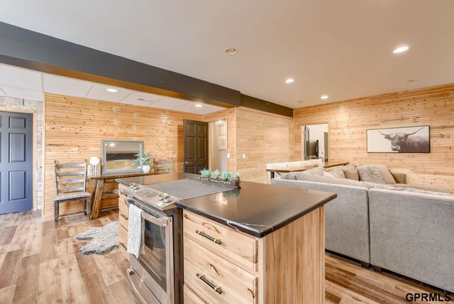 2910 S County Road 29, Valley, NE 68064