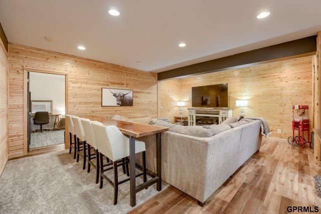 2910 S County Road 29, Valley, NE 68064