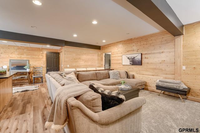 2910 S County Road 29, Valley, NE 68064