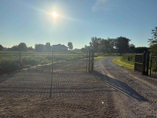 2910 S County Road 29, Valley, NE 68064