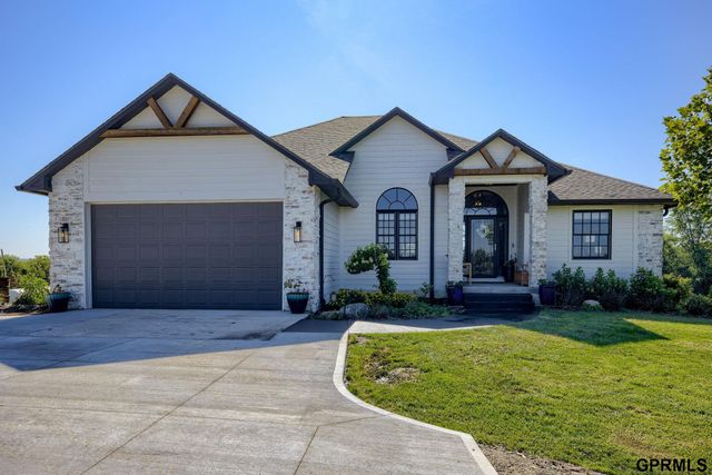 2910 S County Road 29, Valley, NE 68064