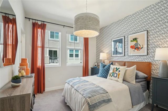 161 N First Avenue, Upland, CA 91786