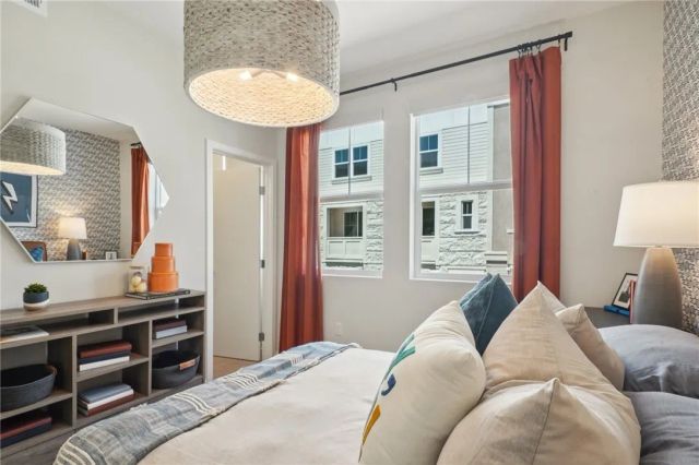 161 N First Avenue, Upland, CA 91786