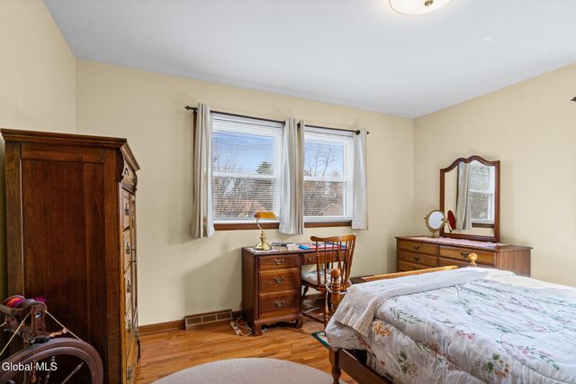 1111 Rosehill Boulevard, Niskayuna, NY 12309