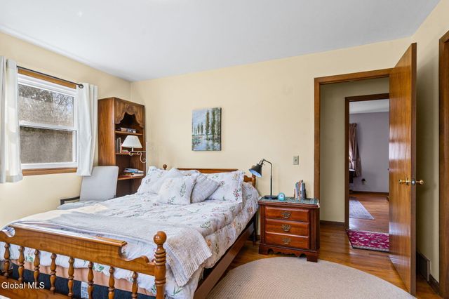 1111 Rosehill Boulevard, Niskayuna, NY 12309