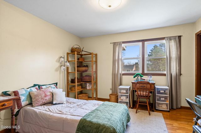 1111 Rosehill Boulevard, Niskayuna, NY 12309