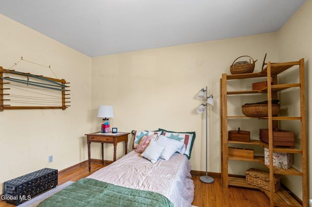 1111 Rosehill Boulevard, Niskayuna, NY 12309