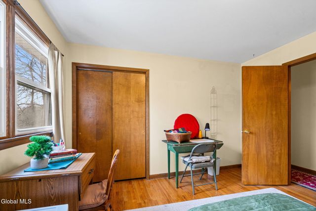 1111 Rosehill Boulevard, Niskayuna, NY 12309