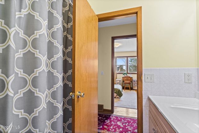 1111 Rosehill Boulevard, Niskayuna, NY 12309