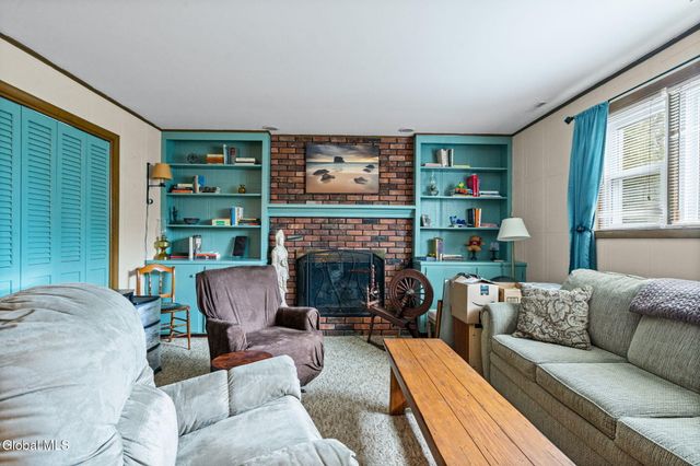 1111 Rosehill Boulevard, Niskayuna, NY 12309