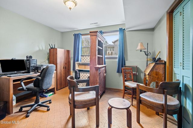 1111 Rosehill Boulevard, Niskayuna, NY 12309