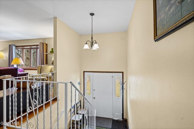 1111 Rosehill Boulevard, Niskayuna, NY 12309