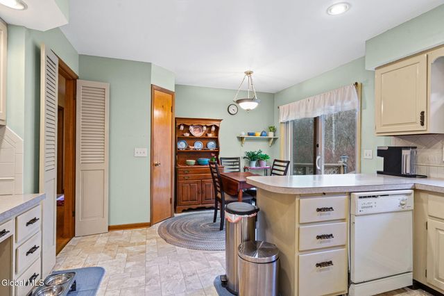 1111 Rosehill Boulevard, Niskayuna, NY 12309