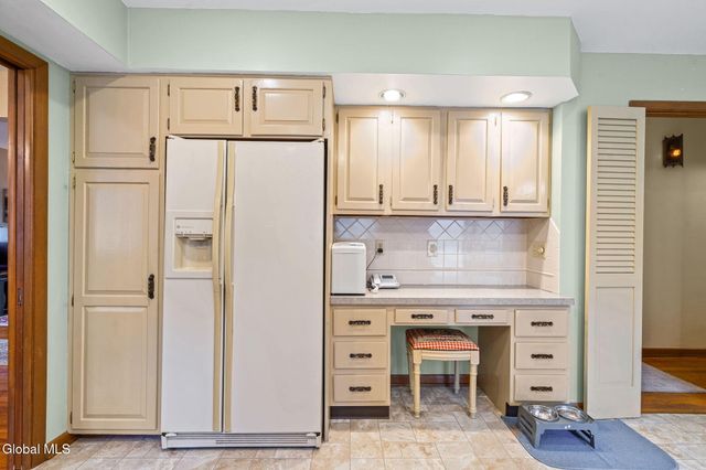 1111 Rosehill Boulevard, Niskayuna, NY 12309