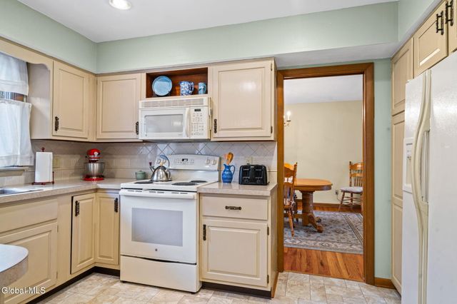 1111 Rosehill Boulevard, Niskayuna, NY 12309