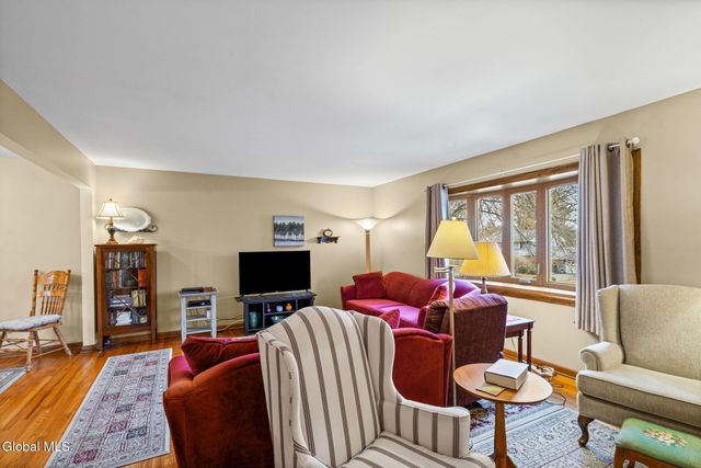 1111 Rosehill Boulevard, Niskayuna, NY 12309