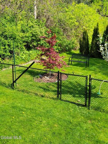 1111 Rosehill Boulevard, Niskayuna, NY 12309