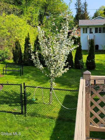 1111 Rosehill Boulevard, Niskayuna, NY 12309